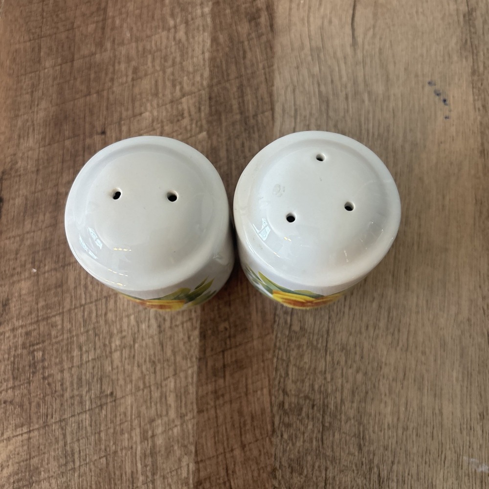 Vintage Ceramic FLORAL Salt Pepper Shakers Set Cottage Core Jay Import Company - Picture 2 of 5